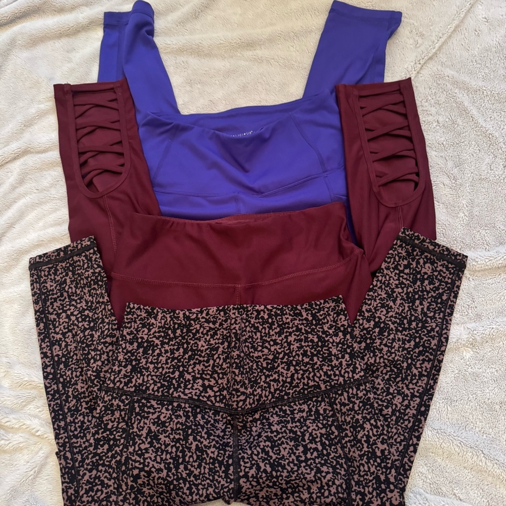 Athleta Salutation + Yogalicious Lux + Vogo 3-Pc Capri Legging Lot Size‎ S